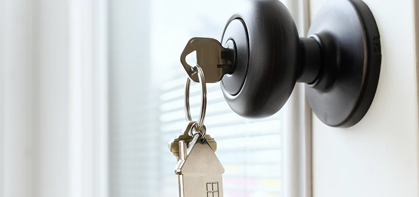 Bifold Door Knob Replacement in Apple Valley, California